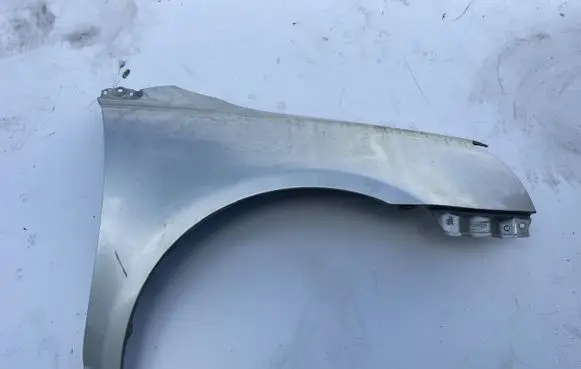 Toyota Avensis T250 Fender 