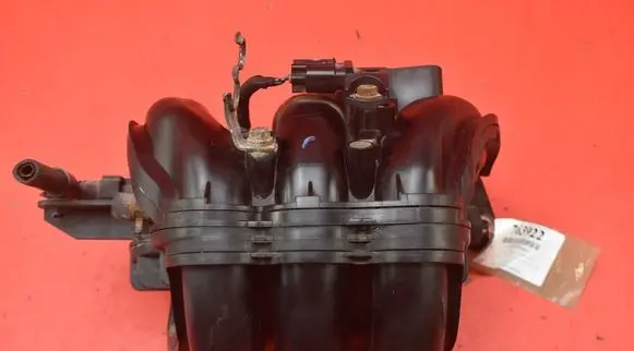 Toyota Yaris Intake manifold