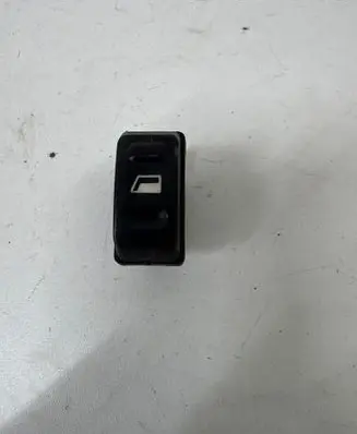 Citroen Xsara Picasso Electric window control switch 22681