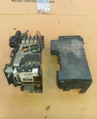 Peugeot 5008 Fuse module 28236841 9666527680