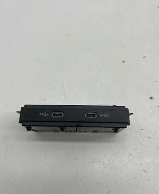 Audi Q4 Sportback e-tron USB socket connector 89A035736 32200001071256