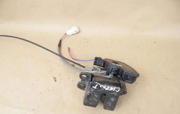 Toyota Corolla Verso E121 Tailgate lock latch 8781TBL300 3015283000