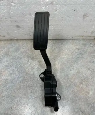 Subaru Outback Accelerator throttle pedal 36010AG140 1988007120 06M07B00855