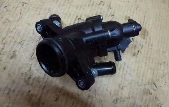 Mercedes-Benz Sprinter W906 Thermostat A2602005000-T