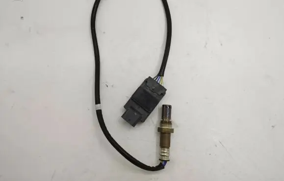 Audi A3 8Y Lambda probe sensor 05L907807J 12D03W302 12D16