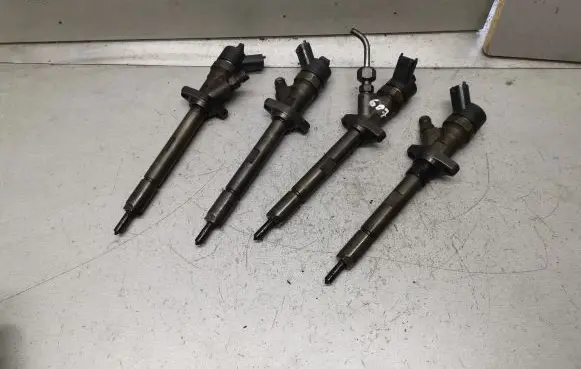 Citroen C5 Fuel injectors set 0445110036 9637277980