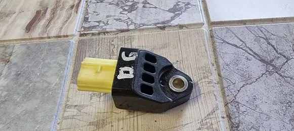Subaru Forester SH Airbag deployment crash/impact sensor 98237AG000 76482N817