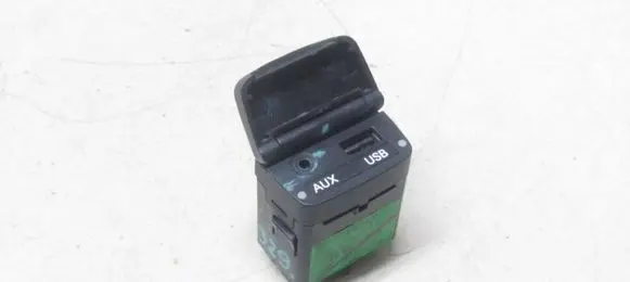 Hyundai Santa Fe AUX in-socket connector 96120-2W601