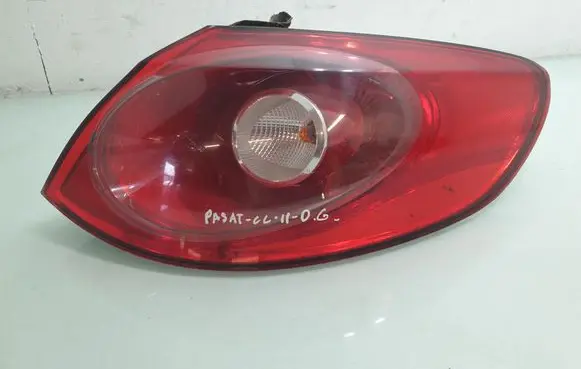 Volkswagen PASSAT CC Rear/tail lights