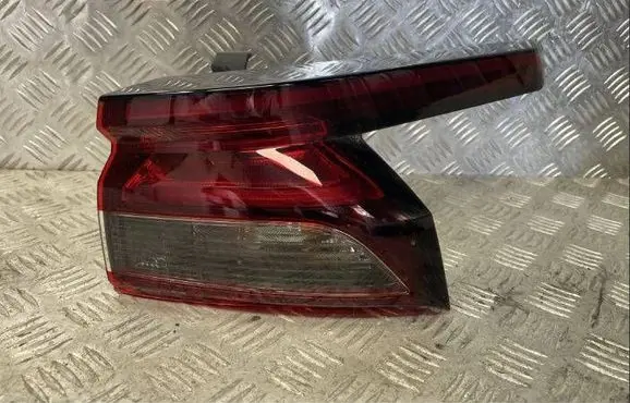 Nissan Qashqai J12 Rear/tail lights V359020R 2208D03F