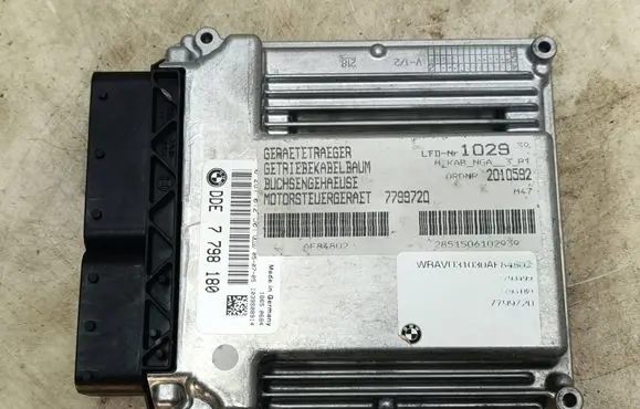 BMW 3 E90 E91 Engine control unit/module 7798180 0281012501 1039S08914