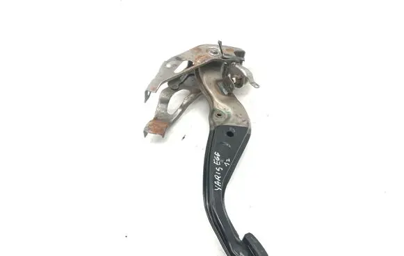 Toyota Yaris Brake pedal