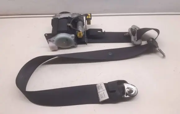 Honda Accord Front seatbelt TKAF8EJ431 12262004 TKAF8EJ429
