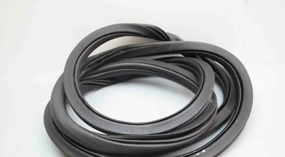 Volkswagen Caddy Front door rubber seal 