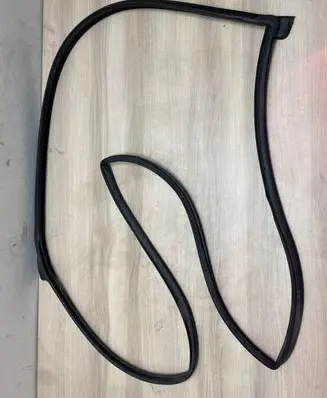 KIA Niro Rubber seal front door (on door) 