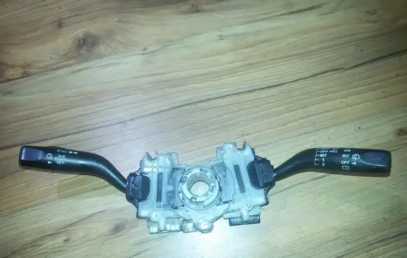 Mazda 323 F Wiper turn signal indicator stalk/switch ge6t17b366