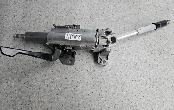 Jeep Wrangler Steering wheel axle