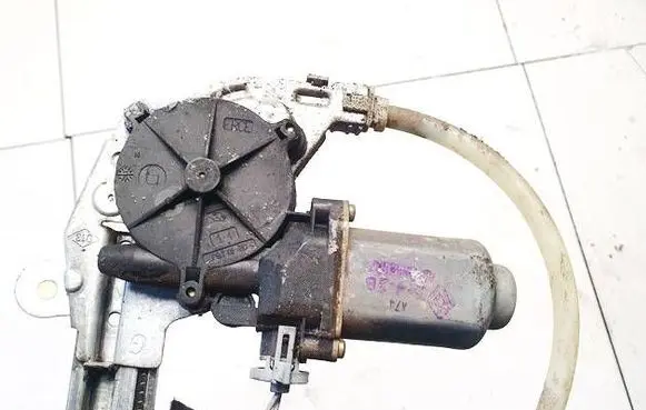 Renault Laguna II Rear door window regulator motor 400669T3