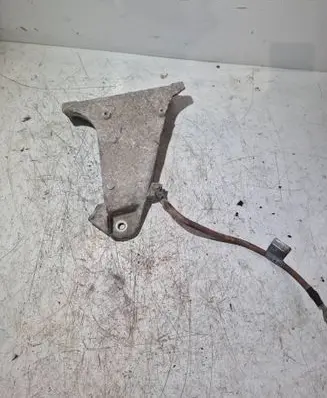 BMW 5 E39 Engine mounting bracket 6753362 2211 6752648
