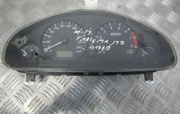 Mitsubishi Carisma Speedometer (instrument cluster) mr381340 98dxmr381340
