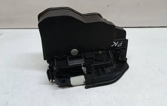 BMW 6 F12 F13 Front door lock 7202145