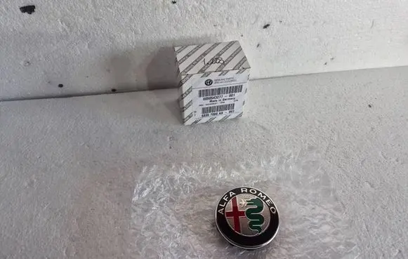 Alfa Romeo Stelvio Original wheel cap 50543277 68357066AA