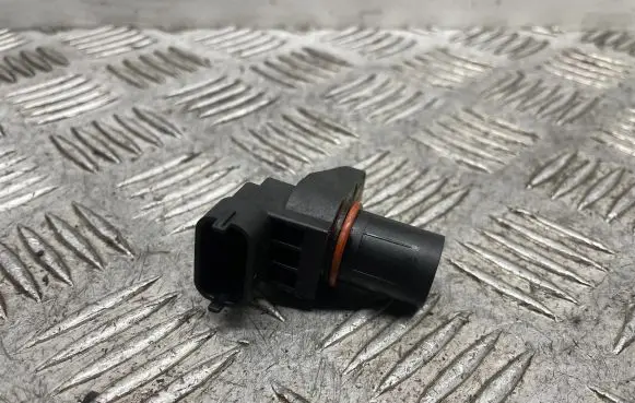 Mercedes-Benz C W204 Camshaft position sensor A0051531328