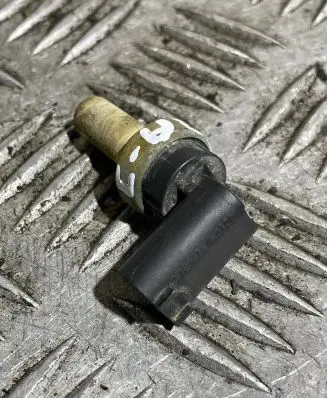 Opel Astra J Coolant temperature sensor 55591002 A2C83276100