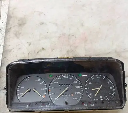 Volkswagen PASSAT B3 Speedometer (instrument cluster) 357919033GP 357918059AA