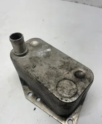 BMW 3 E90 E91 Engine oil radiator 7787698 5989070102 47012AL