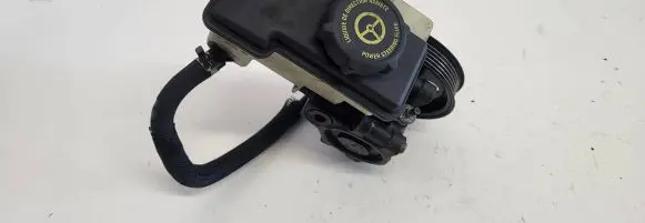 Ford Mondeo Mk III Power steering pump 1S7C3R700AC D2L4A