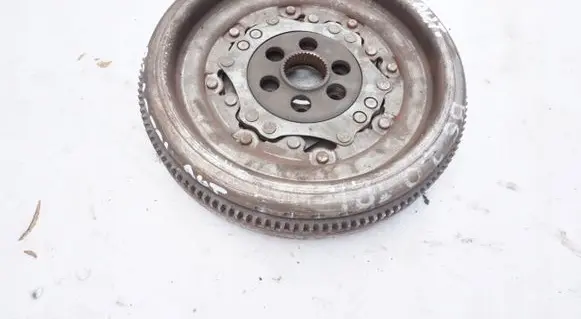 Volkswagen PASSAT B6 Flywheel 
