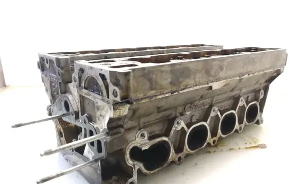 Peugeot 307 CC Engine head 9633886610
