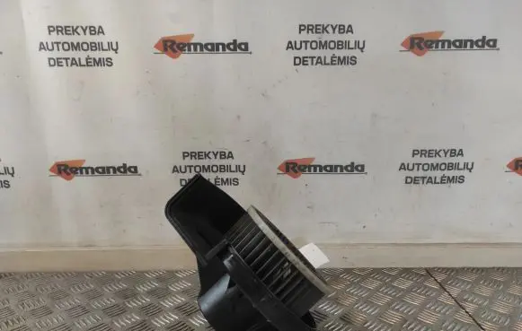 Volkswagen Polo Heater fan/blower 6Q1820015C
