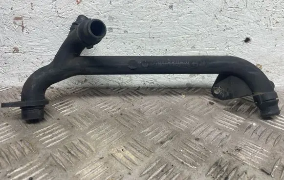 BMW 5 E39 Engine coolant pipe/hose 2247154