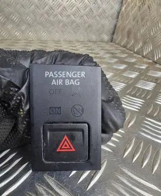 Volkswagen Golf VII Hazard light switch 5G1919225A
