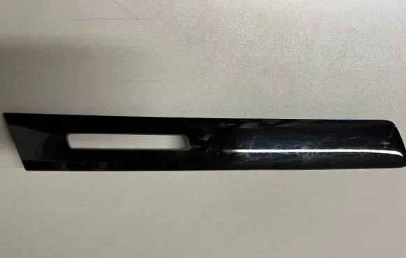 Volkswagen Touareg II Front door trim bar 7P6867439F 168729894 7110180