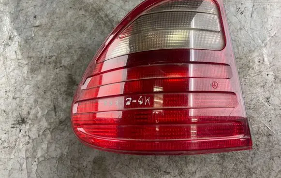 Mercedes-Benz E W210 Rear/tail lights A2108204764