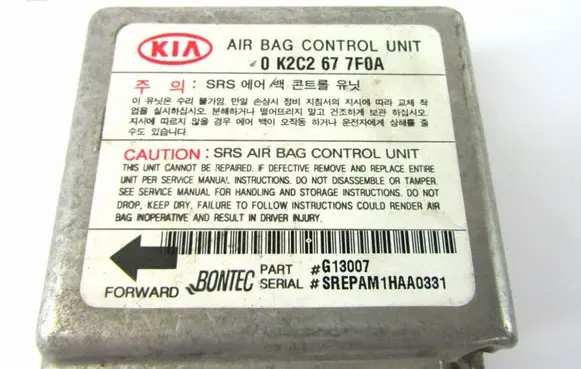 KIA Carens I Airbag control unit/module 0K2C2677F0A