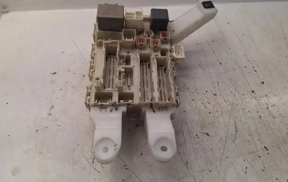 Toyota Auris 150 Fuse box set 8273002500 8273002140A