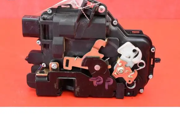 Volkswagen Golf IV Front door lock