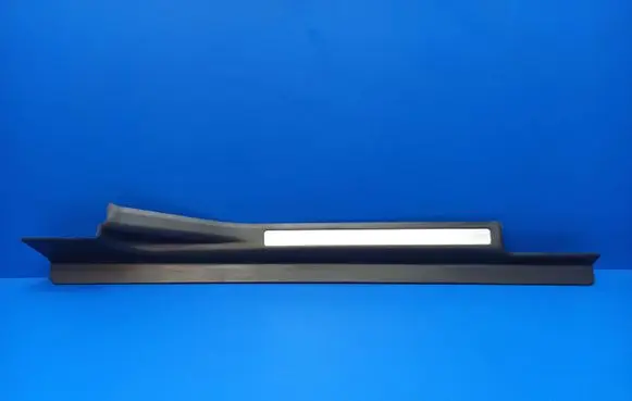 Mercedes-Benz C W203 Side skirt front trim A2036800835