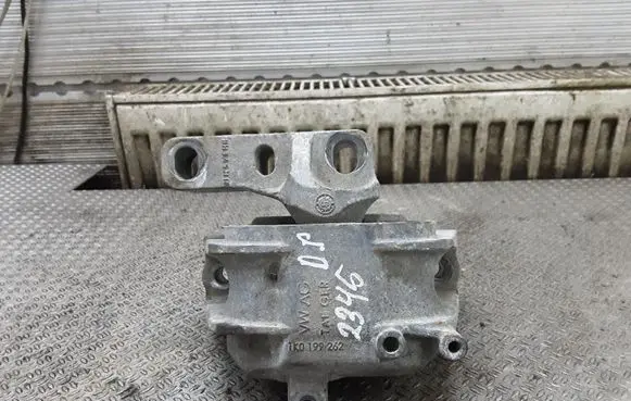 Skoda Octavia Mk2 (1Z) Engine mount bracket 1K0199262