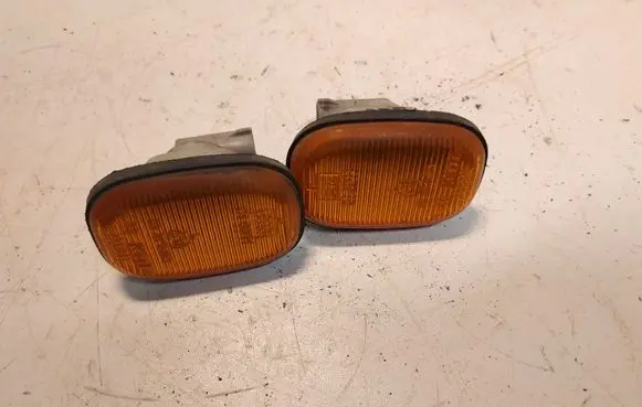 Toyota RAV 4 (XA20) Front fender indicator light