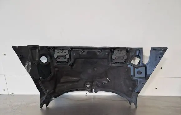 Mercedes-Benz C W205 Other engine bay part A2056207501
