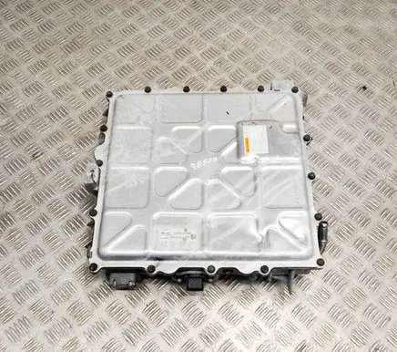Voltage converter inverter