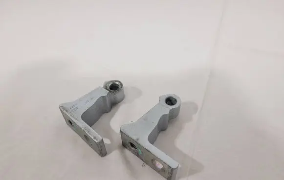 Seat Ibiza IV (6J,6P) Front door upper hinge 8K0831402F 0611