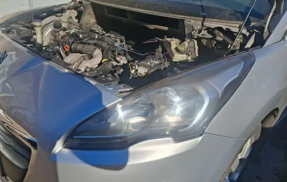 Peugeot 5008 Headlight/headlamp 9805605480 89907701