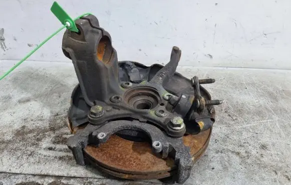 Skoda Octavia Mk2 (1Z) Front wheel hub spindle knuckle 1K05N