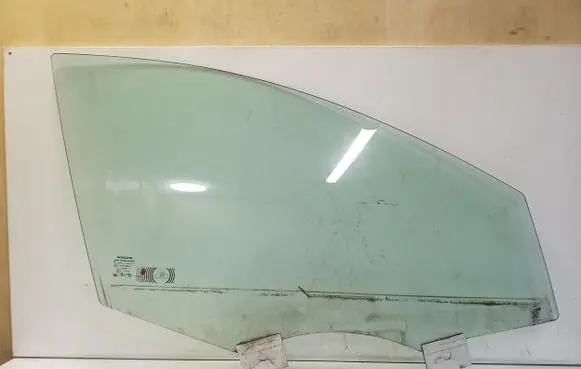 Volvo XC60 Front door window glass four-door E543R00043 E000186 DOT57M1502